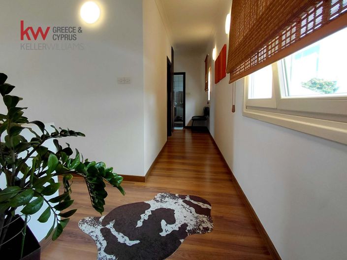 Image No.5-5 Bed House for sale