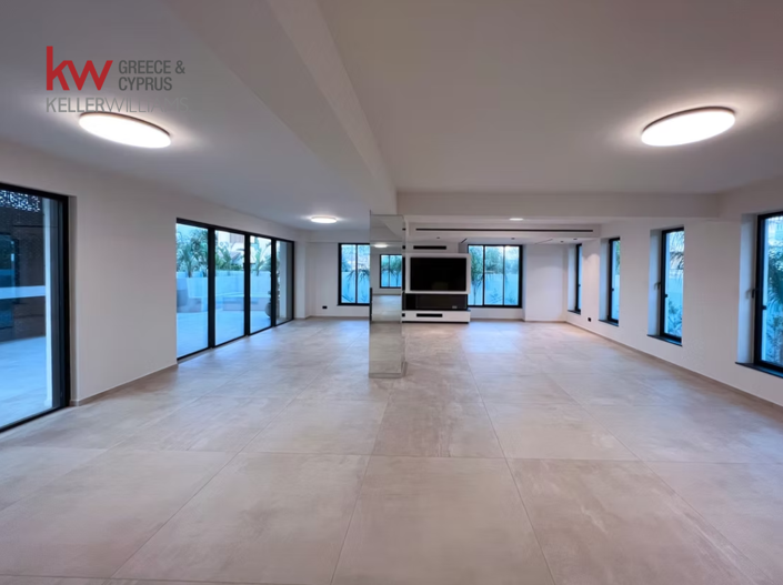 Image No.2-7 Bed Villa for sale