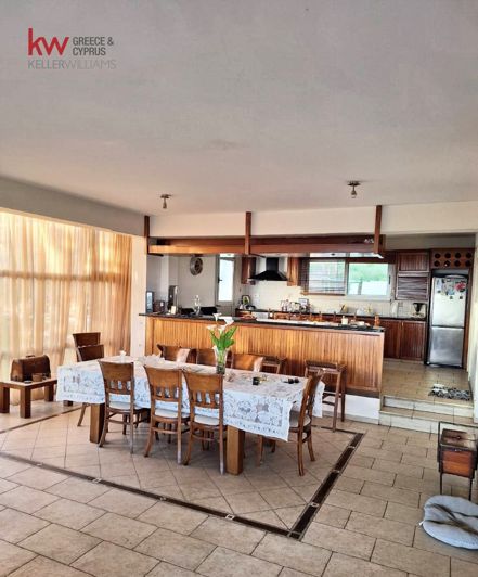 Image No.2-4 Bed House for sale