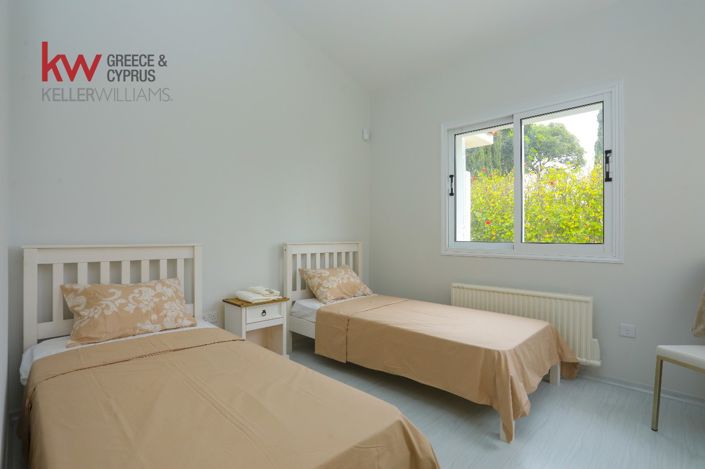 Image No.13-5 Bed Bungalow for sale