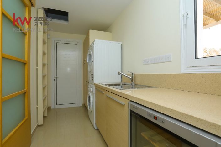 Image No.6-5 Bed Bungalow for sale