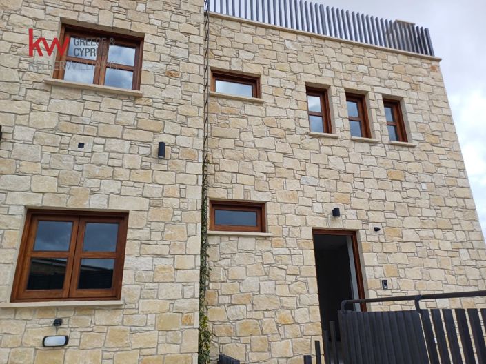 Image No.3-3 Bed House for sale