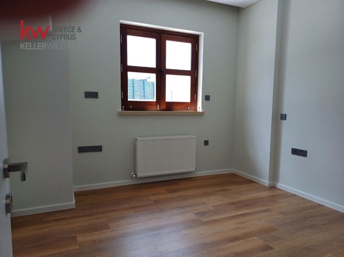 Image No.9-3 Bed House for sale