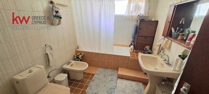 Image No.9-3 Bed Apartment for sale