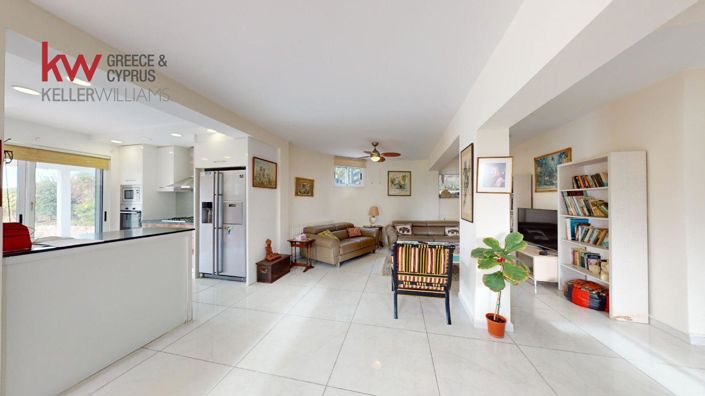 Image No.5-6 Bed House for sale