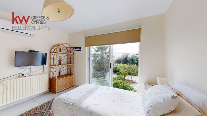Image No.7-6 Bed House for sale