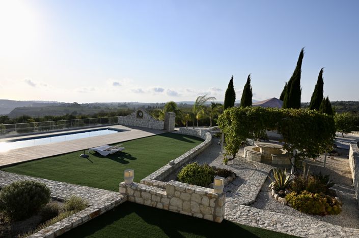 Image No.30-5 Bed House for sale
