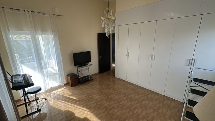 Image No.11-4 Bed Property for sale