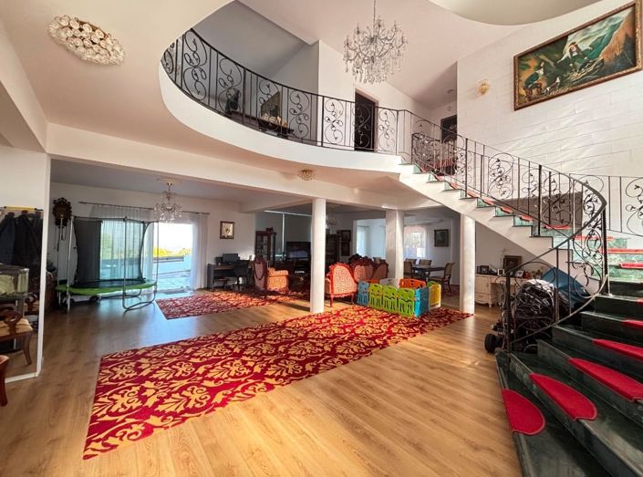 Image No.2-6 Bed Villa for sale