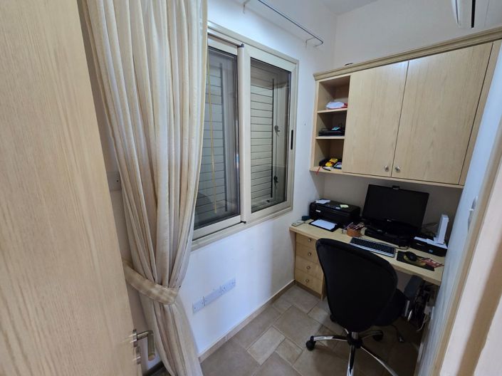 Image No.12-4 Bed House for sale