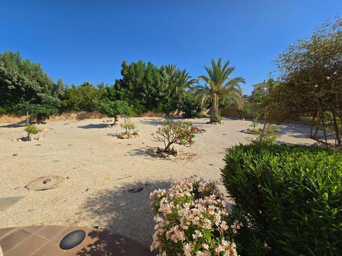Image No.24-4 Bed House for sale