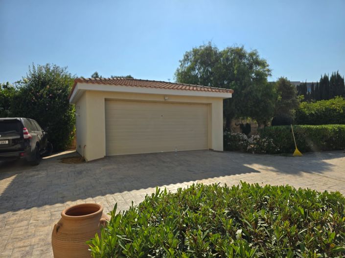 Image No.25-4 Bed House for sale