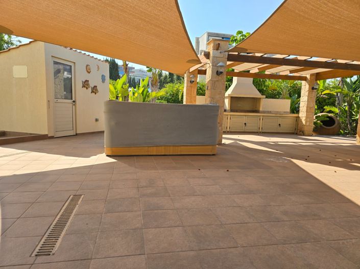 Image No.30-4 Bed House for sale