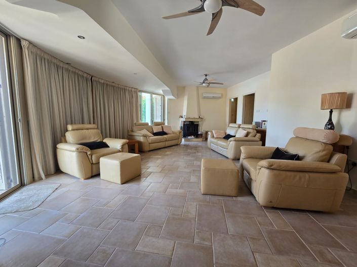 Image No.4-4 Bed House for sale
