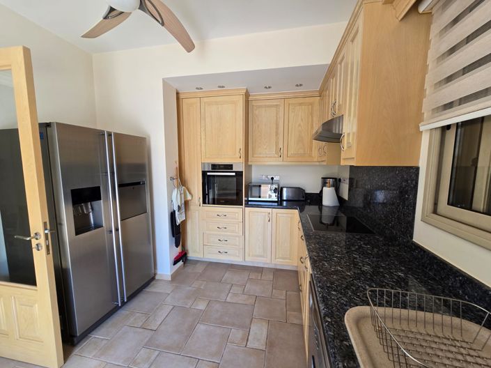 Image No.6-4 Bed House for sale