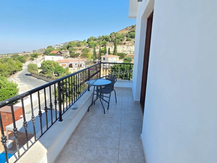 Image No.12-4 Bed House for sale