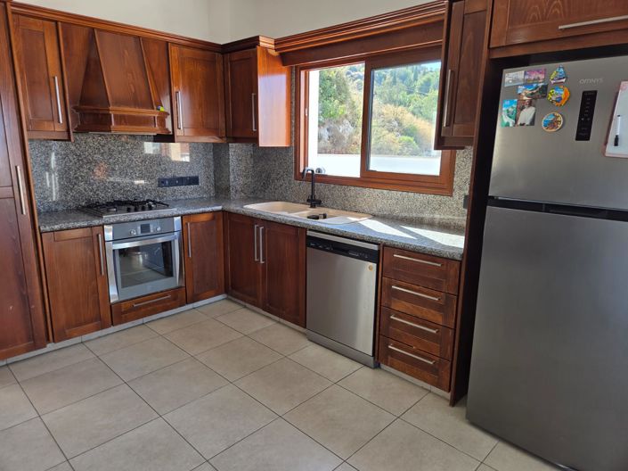Image No.17-4 Bed House for sale