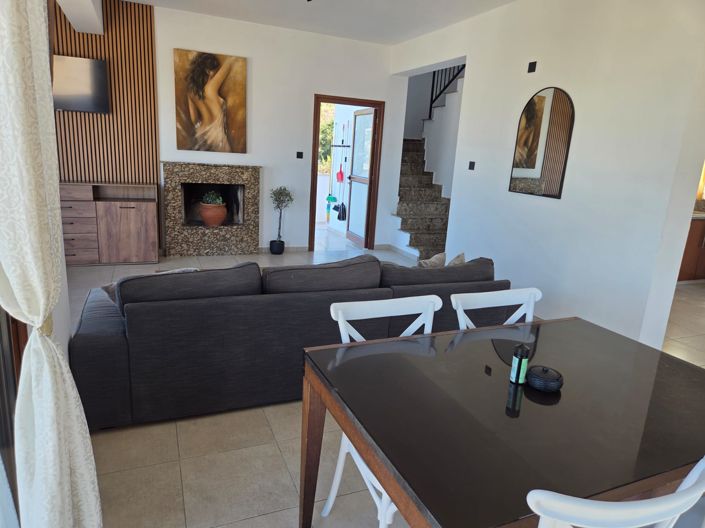 Image No.18-4 Bed House for sale