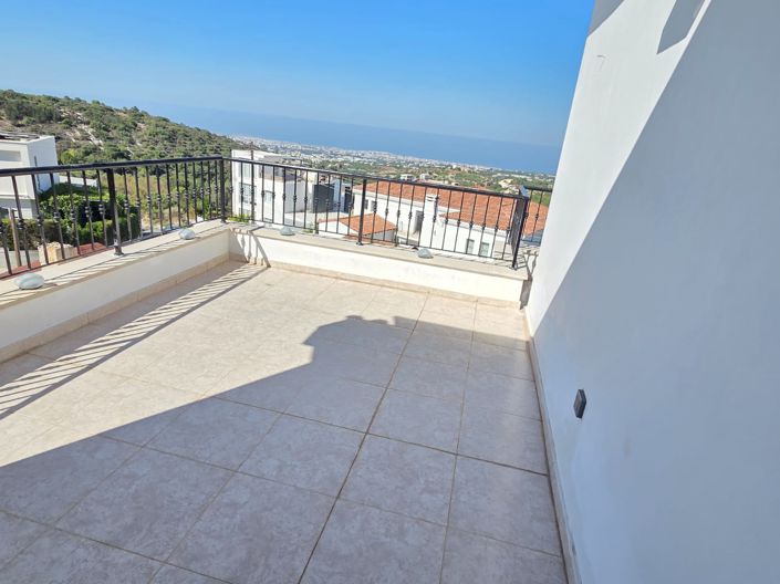 Image No.2-4 Bed House for sale