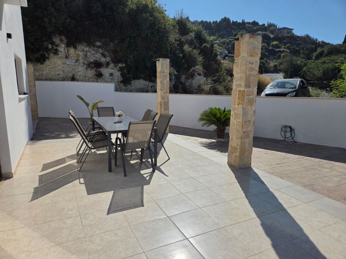 Image No.21-4 Bed House for sale