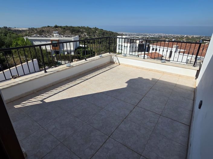 Image No.5-4 Bed House for sale