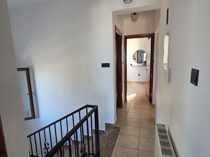 Image No.9-4 Bed House for sale