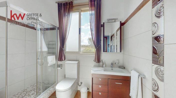 Image No.17-4 Bed House for sale