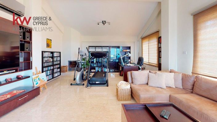 Image No.20-4 Bed House for sale