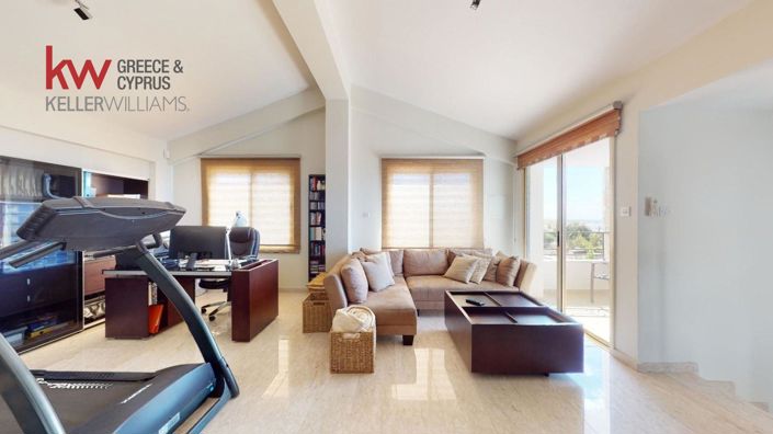 Image No.21-4 Bed House for sale