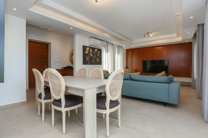 Image No.4-4 Bed Villa for sale