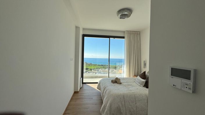 Image No.13-3 Bed House for sale
