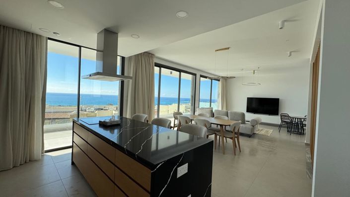 Image No.21-3 Bed House for sale