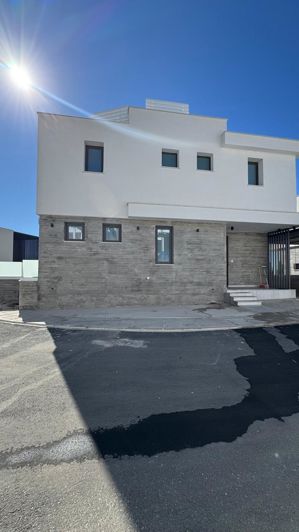 Image No.29-3 Bed House for sale