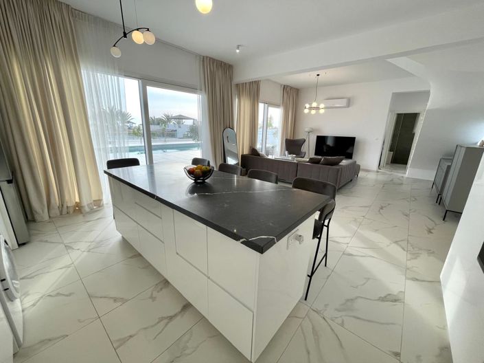 Image No.4-3 Bed Villa for sale