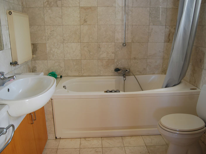 Image No.10-5 Bed House for sale