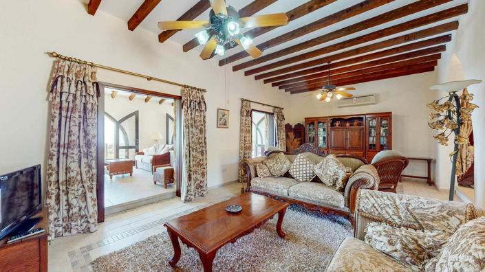 Image No.2-5 Bed Villa for sale