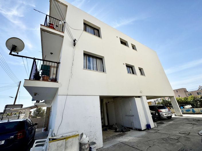 Image No.2-6 Bed Property for sale