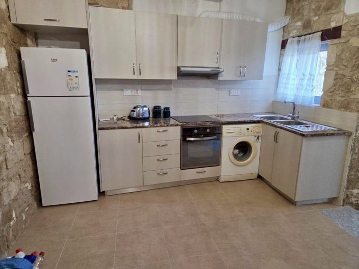 Image No.5-6 Bed Property for sale
