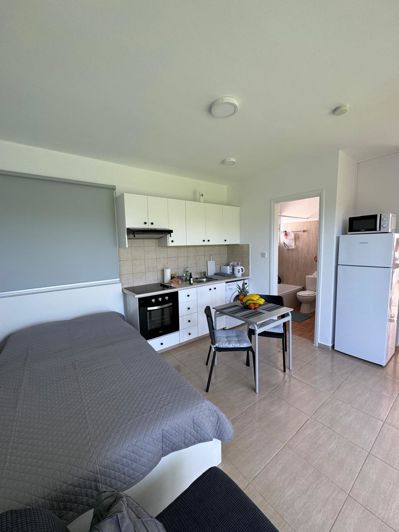 Image No.2-Studio de 1 chambre à vendre à Peyia