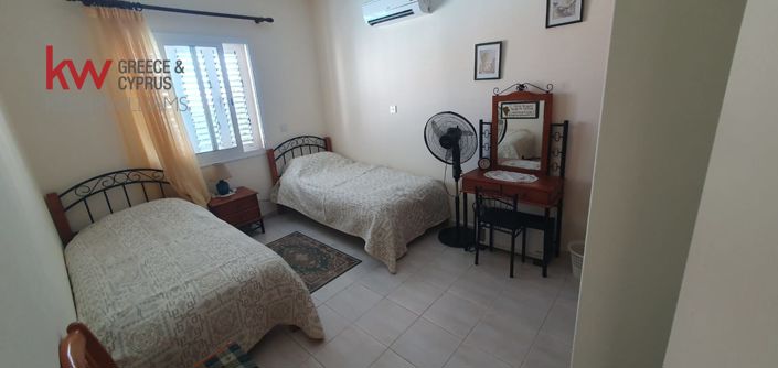 Image No.13-2 Bed Townhouse for sale