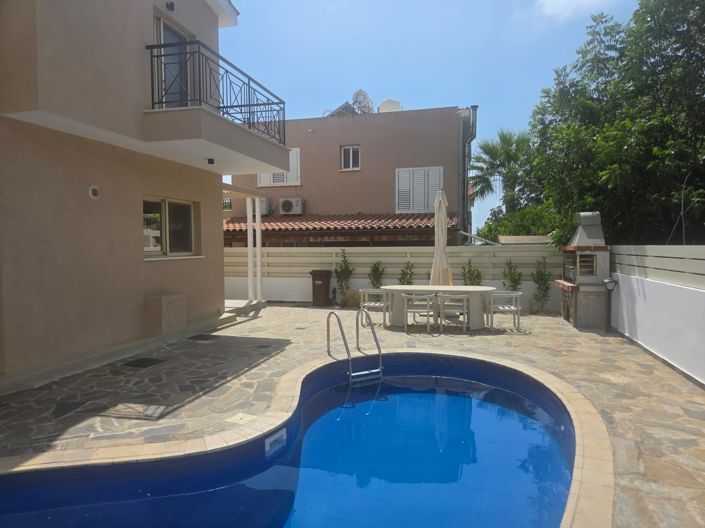 Image No.15-3 Bed House for sale