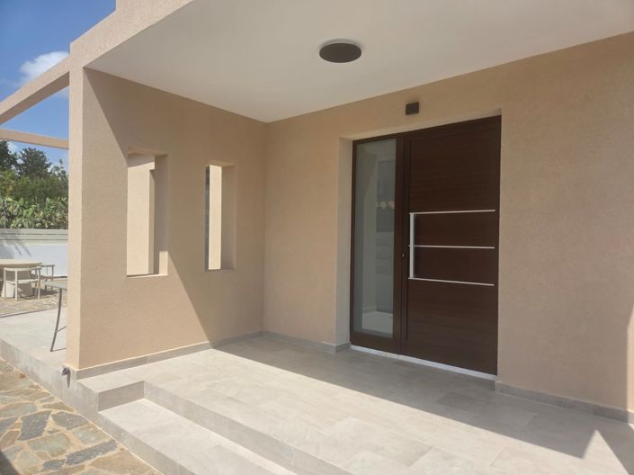 Image No.18-3 Bed House for sale