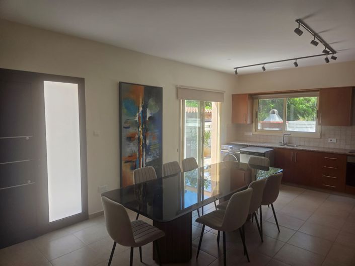 Image No.6-3 Bed House for sale