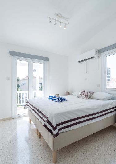 Image No.18-3 Bed House for sale