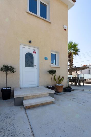 Image No.25-3 Bed House for sale