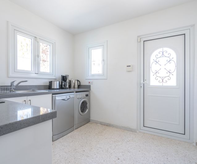 Image No.8-3 Bed House for sale