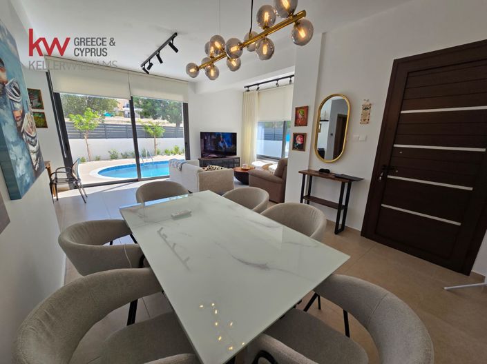 Image No.8-3 Bed Villa for sale