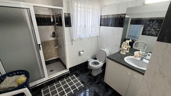 Image No.12-4 Bed Apartment for sale