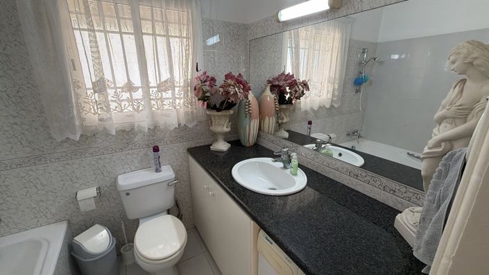 Image No.5-4 Bed Apartment for sale