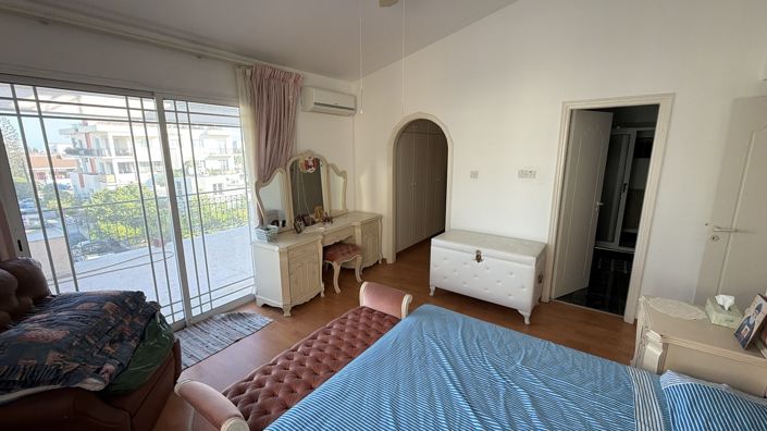 Image No.6-4 Bed Apartment for sale